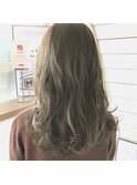 オリーブグレージュ