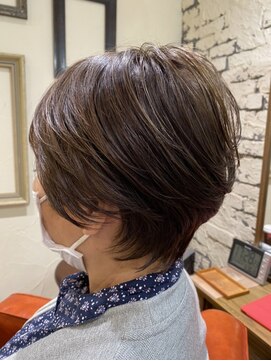 タントラ(tantra) 白髪ぼかしハイライト×マッシュウルフ