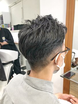 ヘッズ 本八幡店(HEADS) MEN'S HAIR  センターパート　ツイストスパイラル　コンマヘア
