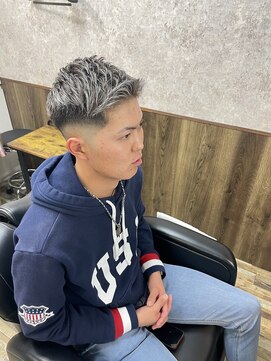 ティーズ バーバー T's BARBER ホワイトハイライトカラー