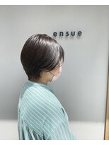 インス(ensue)&nbsp;20代30代大人美人小顔ブリーチなしショートヘアアッシュブラック