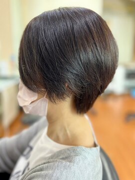 アークスヘアー 20代30代40代前下がりストレート小顔補正立体カット