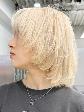 ウィコ 新宿(WICO) レイヤーカットブロンド☆ 新宿駅斜めバンググレージュカラー