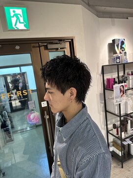 コワファーストナガサキシャンプーボーイ(COIFF1RST NAGASAKI SHAMPOO BOY) スパイキーショート  ツイストパーマ　長崎