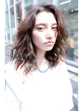 レオニード 表参道(LEONID) 【春オススメ】ミディアムレイヤー　ノンアルカリデジタルパーマ