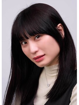 アンアタッシュ(UNE ATTACHE) フェイスレイヤーで黒髪に動きを。シンプルおしゃれの極み