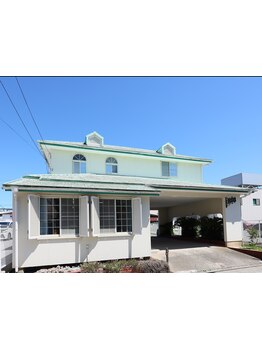 気軽に立ち寄れる、地域密着のほっとするサロン♪居心地の良い空間と、丁寧な接客で、幅広い層から人気☆