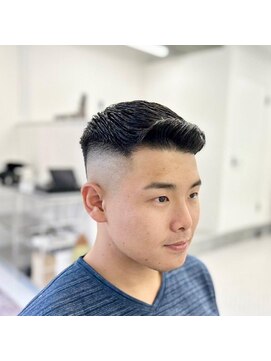 ラフカッターズZ 町田店 フェザーアップ【町田/理容室/床屋/顔剃り/シェービング】