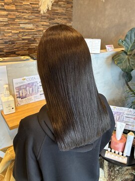 メゾンウィット(Maison Wit) 暗めベージュカラー