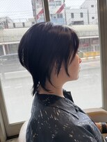 リタ スミヨシ(LiTA. sumiyoshi)&nbsp;くびれ×外ハネ ネオウルフボブ