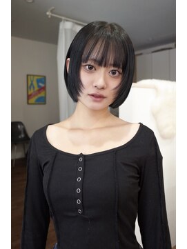ムク(Muku) コンパクトなボブに顔周りのレイヤーで抜け感◎