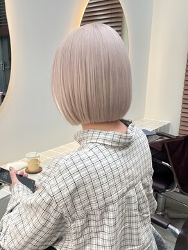 ミラ 新宿(MILA) 丸みショートボブ/ミルクティーベージュ/ホワイトベージュ