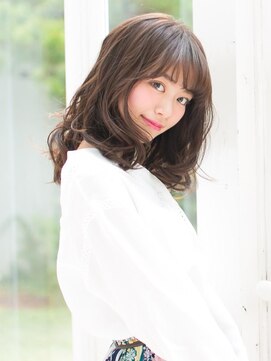 ステア ケース(stair case) 柔らかウェーブの愛され暗髪ミディ