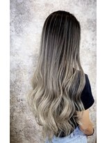 ゴリラビスケッツ(GORILLA BISCUITS)&nbsp;プラチナカラーバレイヤージュ［桜木町/横浜/みなとみらい］