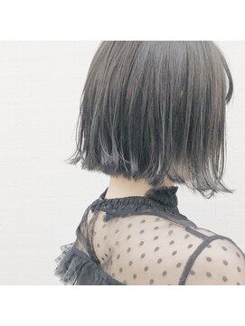 アンドチル 渋谷(AND CHILL) 切りっぱなしボブ/透明感/グレージュカラー【AND CHILL渋谷】