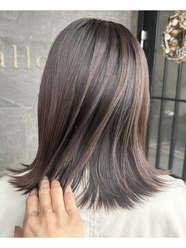 メゾン アヴァロ(Maison Avallo) #明るめグレーカラー #ナチュラル艶ミディアム