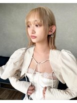 ハイトーンの小顔切りっぱなしボブ【大人ガーリー　ハイライト】