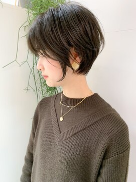 ミィ 表参道(mee.) 【mee.】ハセガワヒトシ くびれ 暗髪 レイヤーショート