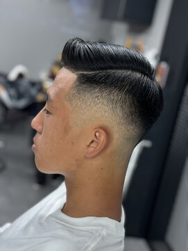 ヘアーラボ 樟葉(Hair Labo) サイドパートSkinfade