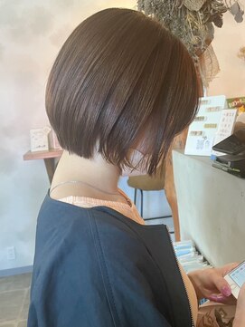 ビスクヘアデザイン(bisq hair design) ショートボブ　髪質改善カラー　顔まわり　顔周り