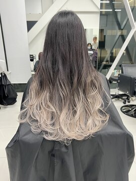 アライブ キチジョウジ(ALIVE Kichijoji) 【ALIVE吉祥寺】ホワイトシルバーグラデーションカラー