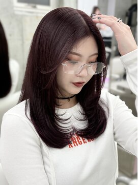 エヌアイ オモテサンドウ(ni omotesando) 大人可愛い韓国センター分けスタイル/ピンクカラー