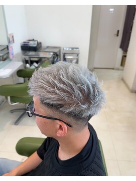 シュウ 西尾店(Shu) シルバー×フェード