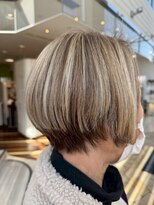 J-シュール ショートボブ/白髪ぼかしハイライト