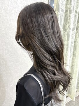 ノア(noa.) 20代30代40代女性にオススメ、透明感暗めグレージュカラー♪♪