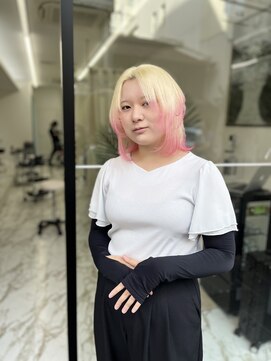 ナナ(NANA) ブロンド/ピンク/ブリーチ/デザインカラー/ウルフカット