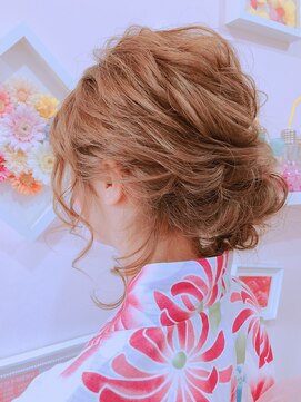 ヘアセットサロン アッシュ 神戸三宮(Ash) ランダムな引き出しアップ