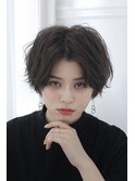 黒髪ショート×センターパート