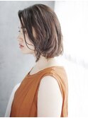 爽やかアップバングのニュアンスカールボブ