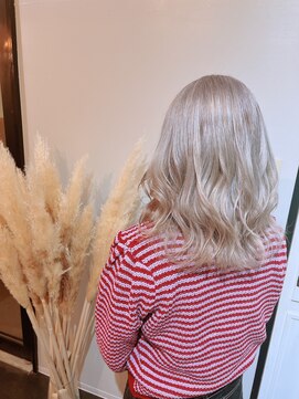 レヴィーヘアー(Revie hair) ミルクティブロンド