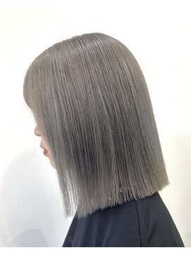 ルイ(ROUIS produced by LUCK 津田沼) ROUIS 津田沼 ブリーチ2回 グレージュ