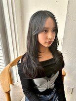 シュプール(SPUR)&nbsp;黒髪センターパート小顔ロングレイヤー姫カット20代30代40代