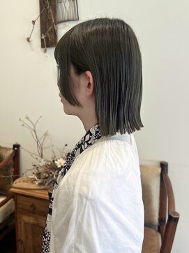 シズク(sizuk) ボブ × オリーブグリーンカラー