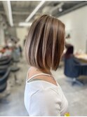 ボブとバレイヤージュで立体感・動きのあるスタイルへ