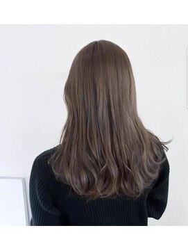 オリーブグレージュ