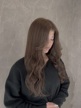 コモダ 神戸三宮(comoda) ワンカラーでつくるショコラグレージュ