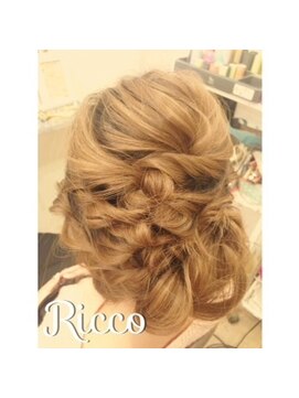 ヘアメイクアンドセットサロン リッコ(Hair make&set salon Ricco) ルーズ2つ編みアップ