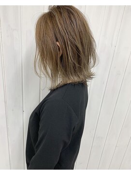 リヴ オオサカ(LIV OSAKA) 【 LIV OSAKA 】イルミナカラー_ハイライト_外ハネ2