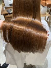 【BYKARTE】は エイジング毛、産後のウネリ、湿気で広がるかたにオススメ。