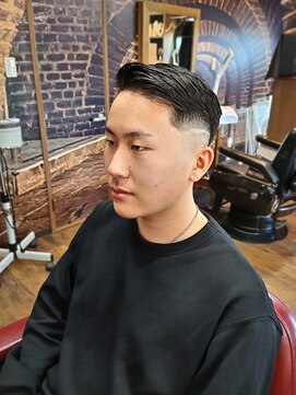 ノームコア(NORM CORE) BARBER×サイドパートスキンフェード
