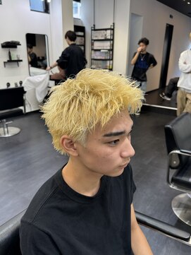 メンズサロンドットリアン(dot. lien) スパイキーショート 金髪スパイキー【町田/MEN'S】