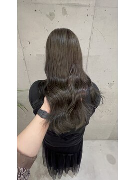 リリアン(ReLien) 上品な可愛さオリーブアッシュカラー