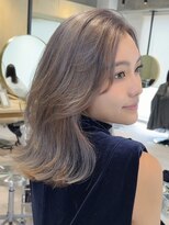 ティア 青山(Tia.) (くびれヘア/かきあげヘア/レイヤーカット/グレージュ)