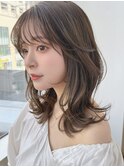 ミディアムレイヤーカット小顔ミディレイヤー外ハネモカブラウン