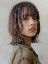 ケアリー プレナ海浜幕張(Carelly)&nbsp;デザインカラー/レイヤーカット/ウェットヘア/オリーブベージュ