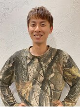 【山内 悠平紹介】パーマのスペシャリスト◎ピトレティカ認定テラピスト。質感とデザインを両立する実力派 